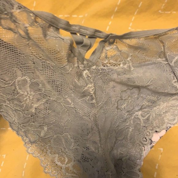 Two NWT PANTIES~Thongs. ;green lace + 1 more - Picture 6 of 9